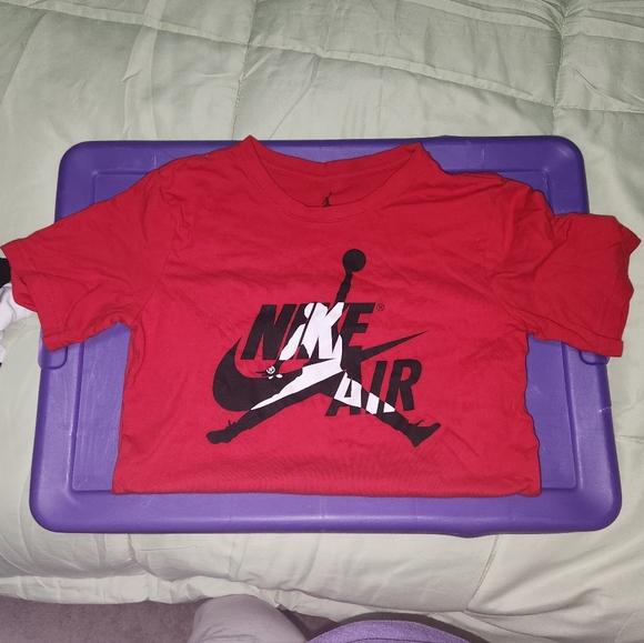 Boys Jordan tshirts - Picture 6 of 11